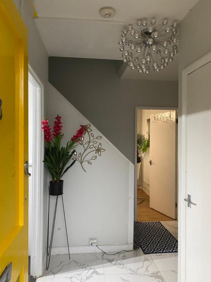 Cosy 3 Bed Flat Ideal For Trips To Londres Exterior foto
